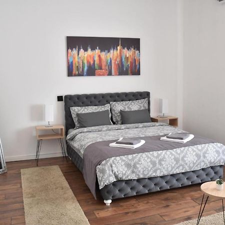 Apartment In Belgrade With Small Parking Space Eksteriør billede