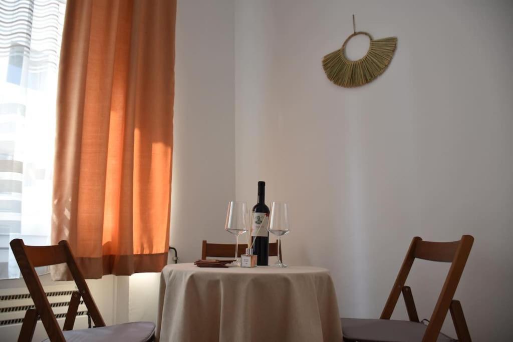 Apartment In Belgrade With Small Parking Space Eksteriør billede